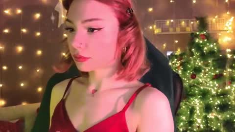 Snapshot of sandraboyl chatting on 12-23-25, 02:09 Sandy online show from 12-23-25, 02:09