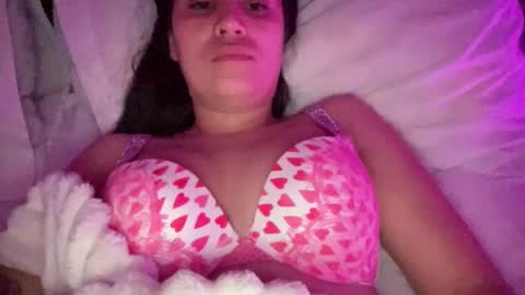 Snapshot of sandrabreeze chatting on 04-25-26, 07:00 SANDRABREEZE online show from 04-25-26, 07:00