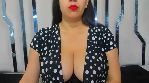 Snapshot of sandraclarkx69 chatting on 11-10-25, 11:53 sandraclarkx69 online show from 11-10-25, 11:53