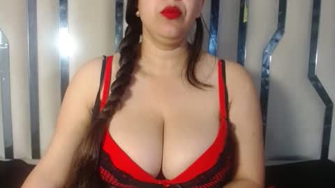 Snapshot of sandraclarkx69 chatting on 11-22-25, 12:04 sandraclarkx69 online show from 11-22-25, 12:04