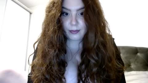 Snapshot of sandraxo93 chatting on 02-18-25, 04:37 Sandra online show from 02-18-25, 04:37