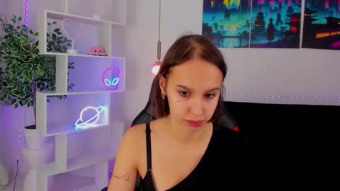 Snapshot of sandrazoe chatting on 11-28-25, 03:20 San online show from 11-28-25, 03:20