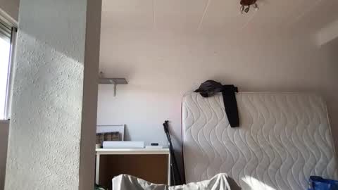 Snapshot of sandropertoni chatting on 10-17-25, 09:01 lucas online show from 10-17-25, 09:01