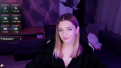 Snapshot of sandy_belle88 chatting on 10-10-25, 10:09 sandy_belle88 online show from 10-10-25, 10:09