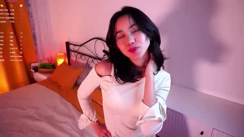 Snapshot of sandyhaggen chatting on 11-24-25, 07:13 Aoi online show from 11-24-25, 07:13