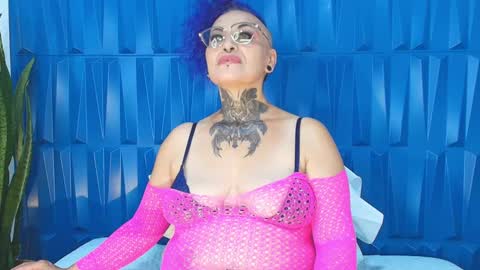 Snapshot of sandyrosee_ chatting on 01-01-25, 07:53 Sandy Rose online show from 01-01-25, 07:53