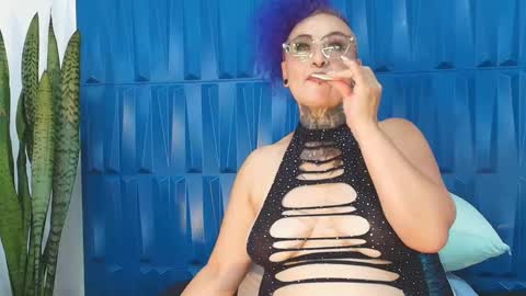 Snapshot of sandyrosee_ chatting on 01-13-25, 08:04 Sandy Rose online show from 01-13-25, 08:04