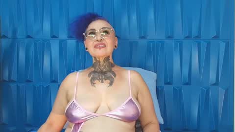 Snapshot of sandyrosee_ chatting on 02-12-25, 06:40 Sandy Rose online show from 02-12-25, 06:40