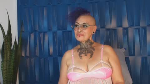 Snapshot of sandyrosee_ chatting on 02-21-25, 09:11 Sandy Rose online show from 02-21-25, 09:11