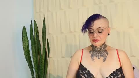 Snapshot of sandyrosee_ chatting on 03-08-25, 06:05 Sandy Rose online show from 03-08-25, 06:05