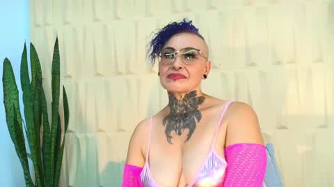 Snapshot of sandyrosee_ chatting on 03-12-25, 09:35 Sandy Rose online show from 03-12-25, 09:35