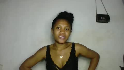 Snapshot of sanelie09 chatting on 10-17-25, 06:32 sanelie09 online show from 10-17-25, 06:32