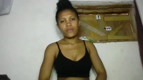 Snapshot of sanelie09 chatting on 10-18-25, 07:42 sanelie09 online show from 10-18-25, 07:42