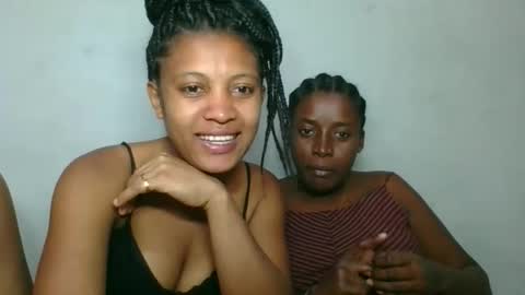 Snapshot of sanelie09 chatting on 11-23-25, 06:19 sanelie09 online show from 11-23-25, 06:19