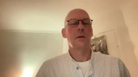 Snapshot of santaclausonice chatting on 11-18-25, 10:14 santaclausonice online show from 11-18-25, 10:14