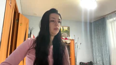 Snapshot of santamcduffey chatting on 03-18-26, 12:08 Alice online show from 03-18-26, 12:08