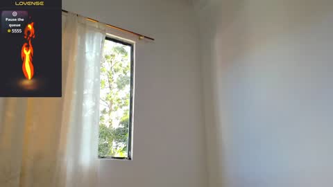 Snapshot of santi_brown1 chatting on 01-29-25, 08:56 Santibrown online show from 01-29-25, 08:56