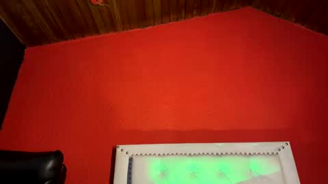 Snapshot of santi_fabulous chatting on 12-18-24, 01:48 santi_fabulous online show from 12-18-24, 01:48