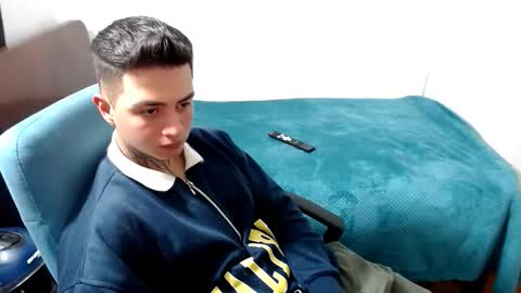 Snapshot of santi_ss chatting on 10-05-25, 02:10 santi_ss online show from 10-05-25, 02:10