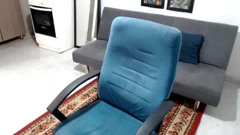 Snapshot of santi_ss chatting on 12-14-25, 03:17 santi_ss online show from 12-14-25, 03:17