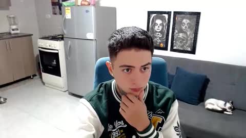 Snapshot of santi_ss chatting on 01-07-26, 02:47 santi_ss online show from 01-07-26, 02:47