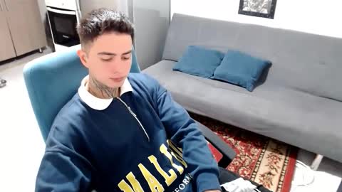 Snapshot of santi_ss chatting on 01-19-26, 02:32 santi_ss online show from 01-19-26, 02:32