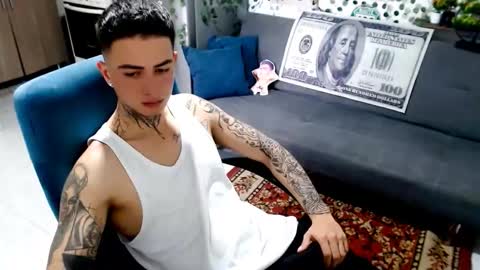 Snapshot of santi_ss chatting on 02-11-26, 03:50 santi_ss online show from 02-11-26, 03:50