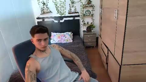 Snapshot of santi_ss chatting on 06-11-26, 04:49 santi_ss online show from 06-11-26, 04:49