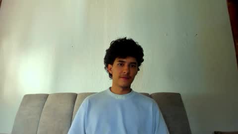 santi_twink19 online show from 06-09-26, 08:53