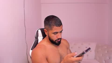 santiago_huntt online show from 02-05-25, 11:55