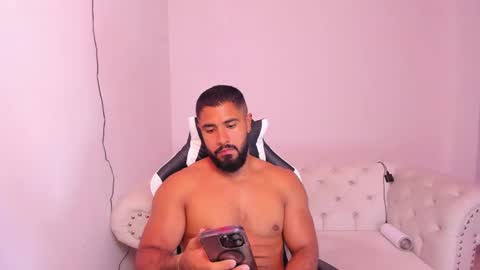 santiago_huntt online show from 02-14-25, 11:42