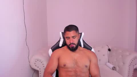 santiago_huntt online show from 02-15-25, 12:33