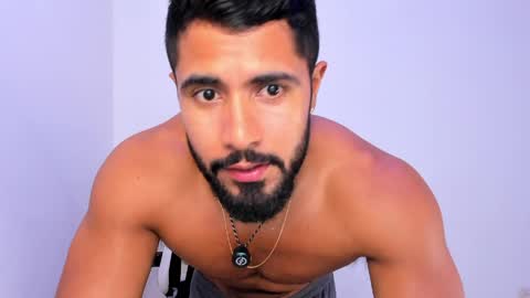 santiago_huntt online show from 04-07-26, 07:25