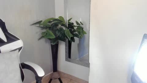 Julius Novachrono  online show from 09-19-25, 07:58