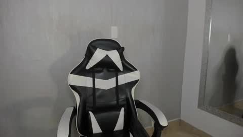 Julius Novachrono  online show from 10-21-25, 07:47