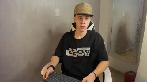 Julius Novachrono  online show from 11-03-25, 11:33