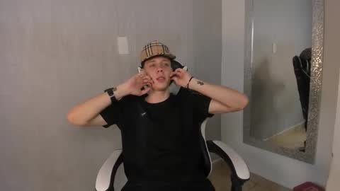 Julius Novachrono  online show from 11-04-25, 07:35