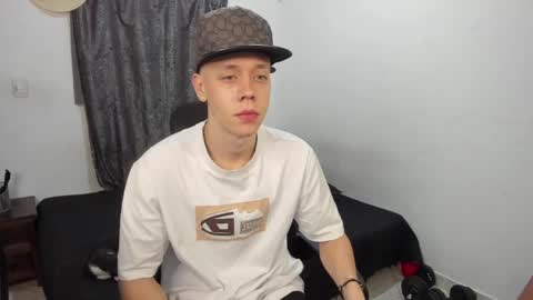 Julius Novachrono  online show from 04-22-26, 05:32