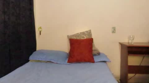 santiexxx online show from 10-09-25, 02:42