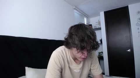 Snapshot of santii_rose chatting on 12-11-24, 02:00 Santii online show from 12-11-24, 02:00