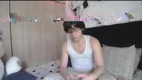 Santii online show from 04-18-26, 02:43