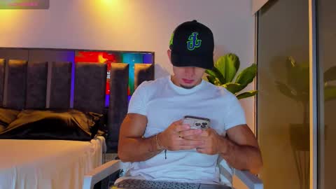 Santiago Seans online show from 10-12-25, 10:36