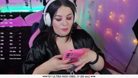 Snapshot of santos_liah chatting on 12-13-24, 04:05 Liah Santos online show from 12-13-24, 04:05