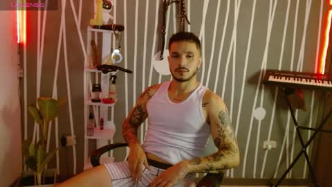 Snapshot of santti_torres chatting on 01-17-25, 02:50 Santy Torres online show from 01-17-25, 02:50