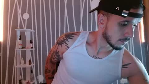 Snapshot of santti_torres chatting on 02-26-25, 03:32 Santy Torres online show from 02-26-25, 03:32