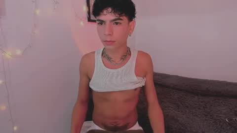 Snapshot of santy_0908 chatting on 10-27-25, 05:50 santy online show from 10-27-25, 05:50