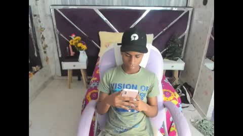 Snapshot of santy_bigcock_01 chatting on 11-18-25, 11:36 santy online show from 11-18-25, 11:36