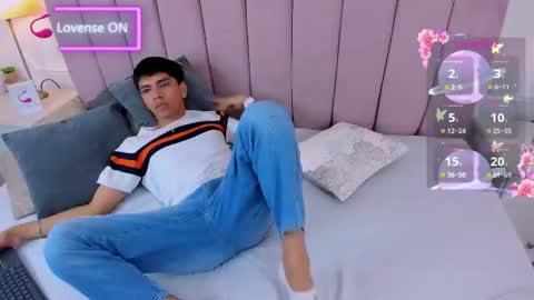 Santiago Carrington online show from 03-11-26, 07:53