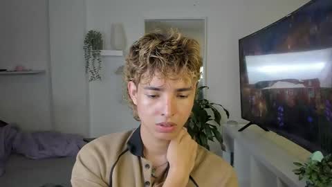 Snapshot of santy_kitty chatting on 11-09-25, 01:59 kitty online show from 11-09-25, 01:59