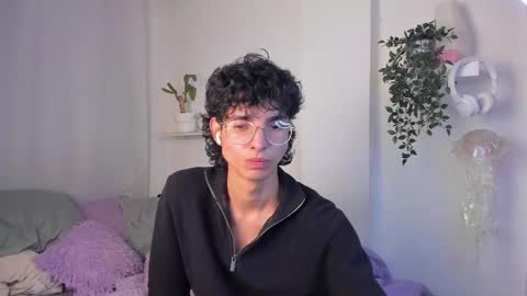 Snapshot of santy_kitty chatting on 02-15-26, 11:56 kitty online show from 02-15-26, 11:56